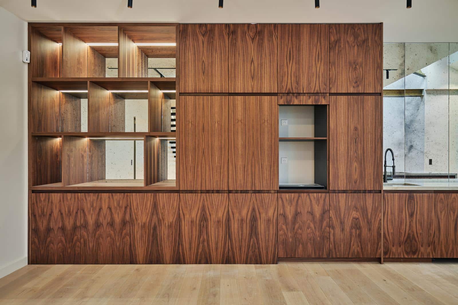 e1f9cb0b-2606-4cf1-912d-4d4d8fd4bf0e